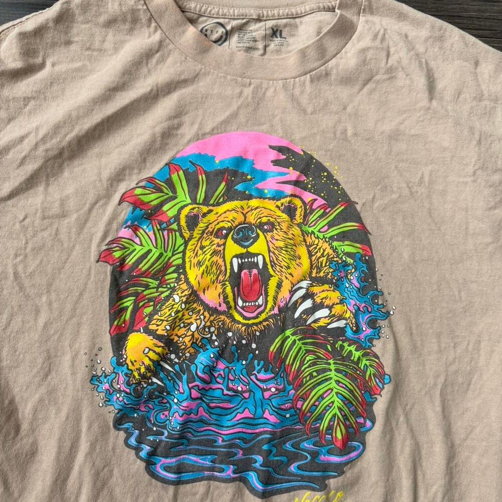 Y2K Nature x NEFF collab trippy skate Bear graphic tee Size XL streetwear